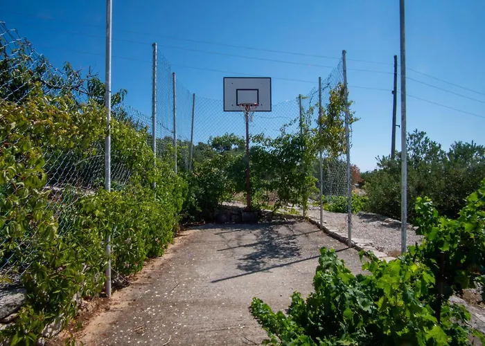 House Marija Nyaraló *